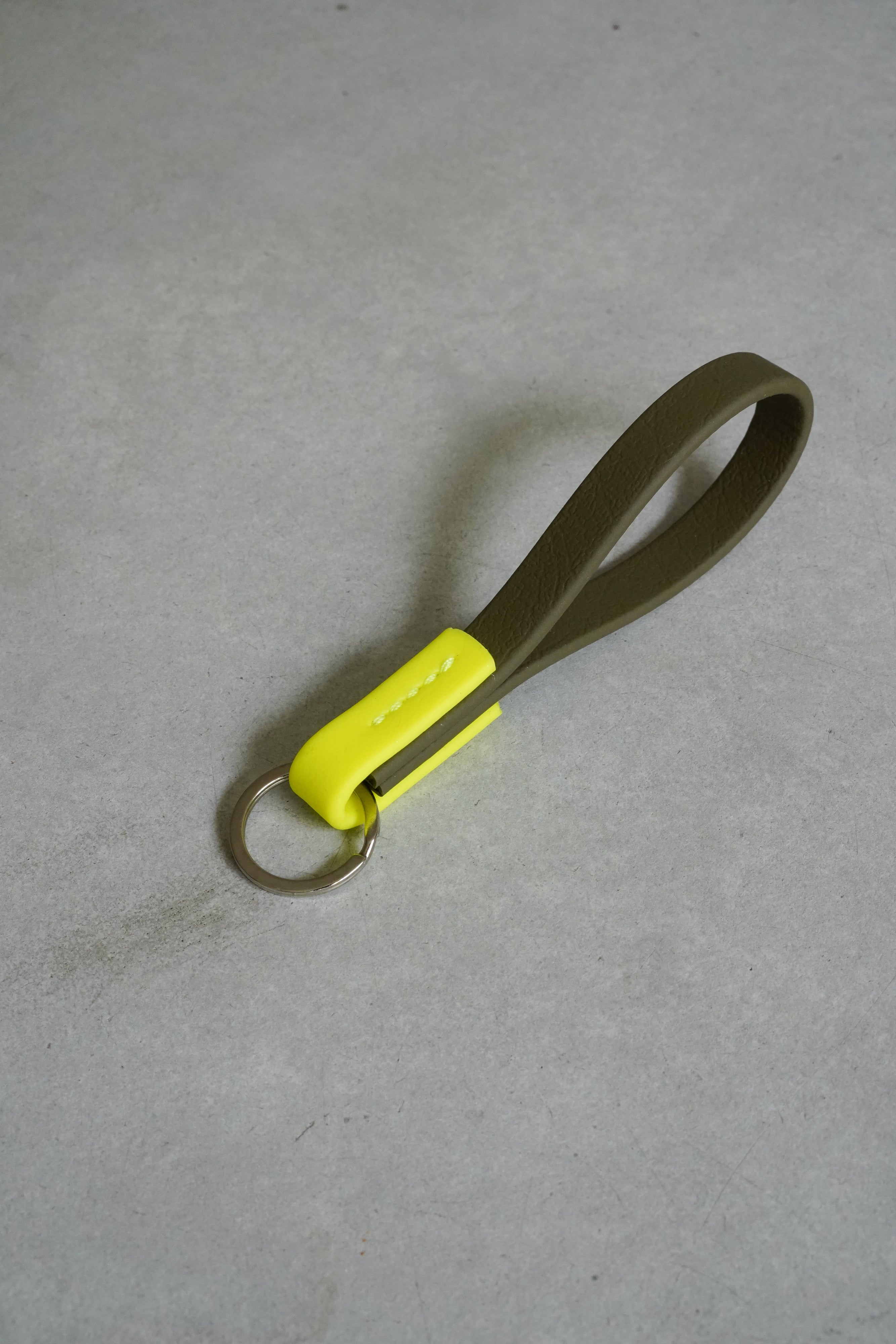 <transcy>Fat leather key ring small</transcy>