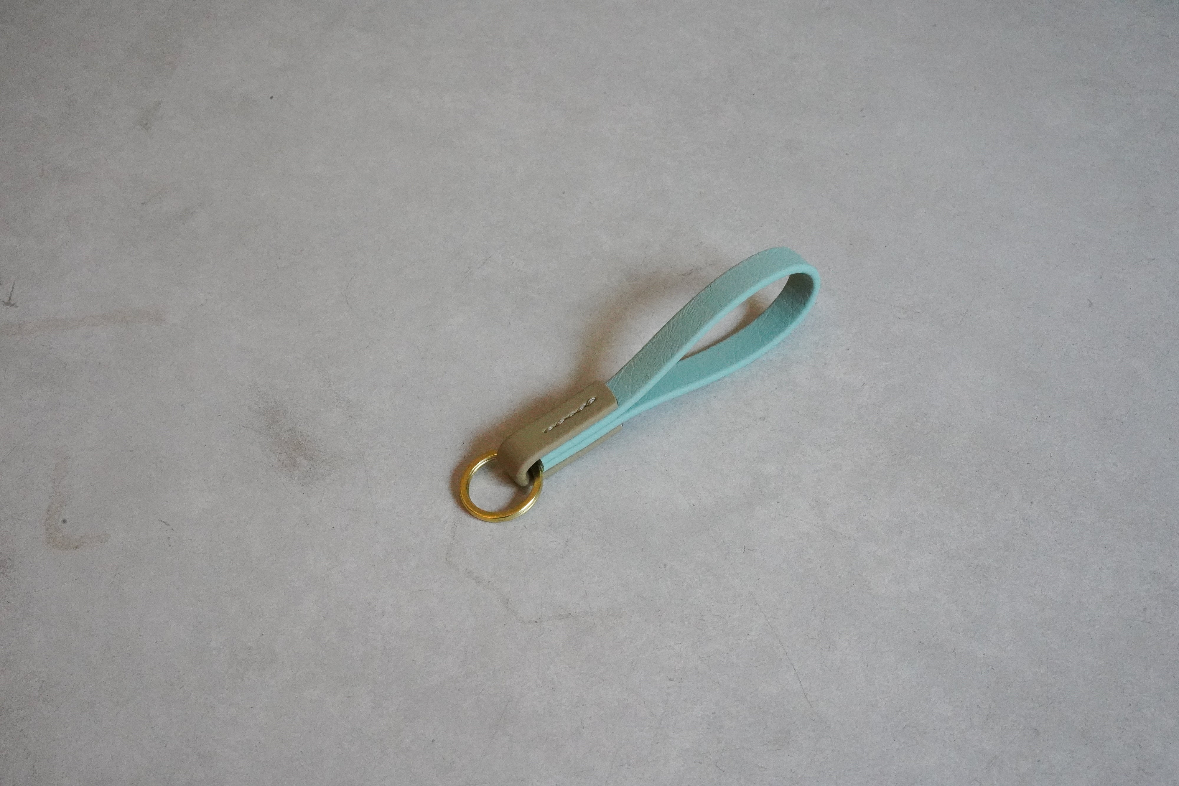 <transcy>Fat leather key ring small</transcy>