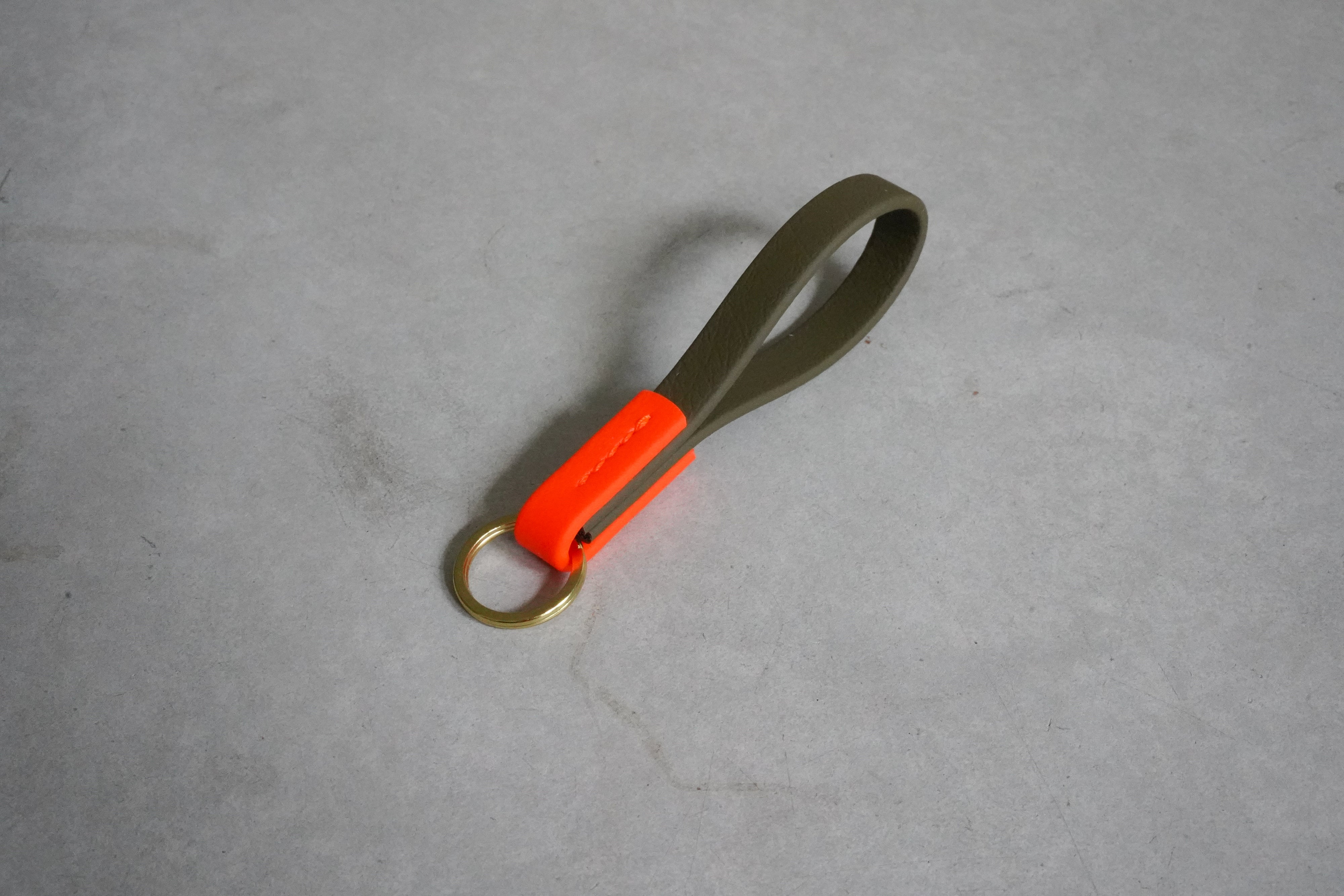 <transcy>Fat leather key ring small</transcy>